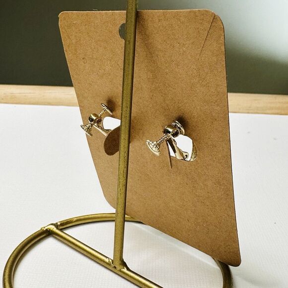 Vintage Large Gold Tone Leaf Earrings Textured Screw Back Clip On Unsigned Hoop - Picture 3 of 11